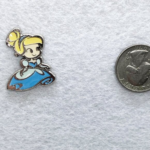 🔮 5/$25‎ Disney Cinderella Cutie Pin - Picture 2 of 2
